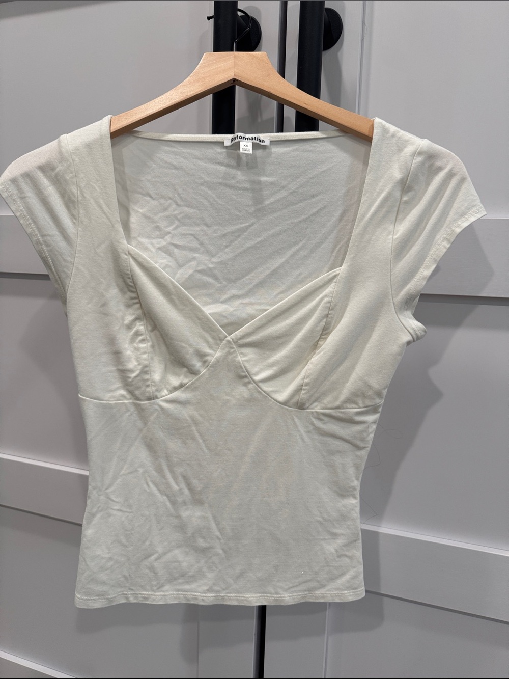 Reformation Cream Short Sleeve Sweetheart Neck Tee